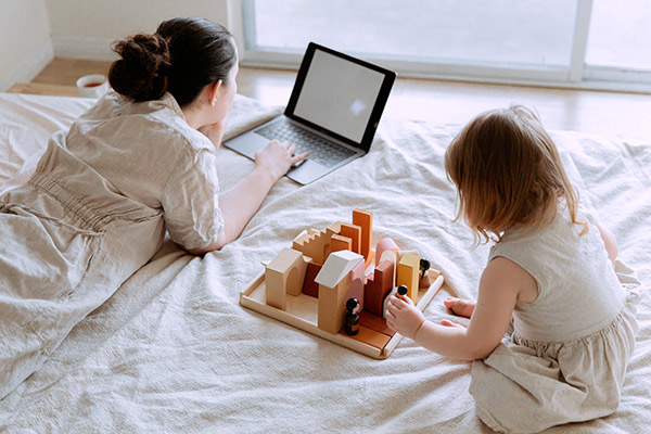 Parents as tech role models